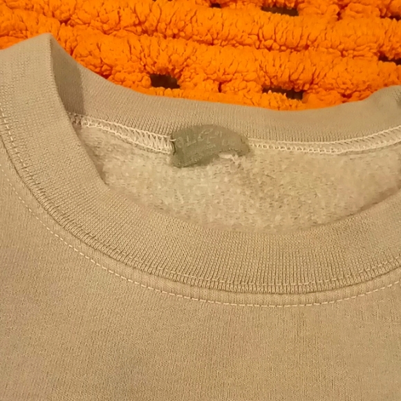 Brandy Melville crewneck - Picture 2 of 3